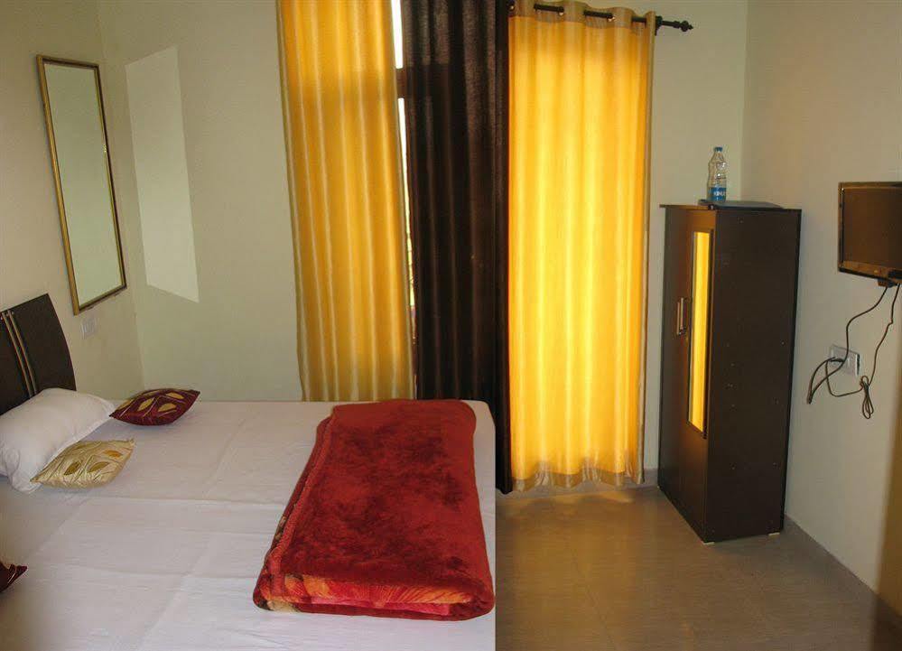 אמריצר Hotel Sham Villa מראה חיצוני תמונה